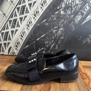 Elegant Black Loafers with Bow Detail